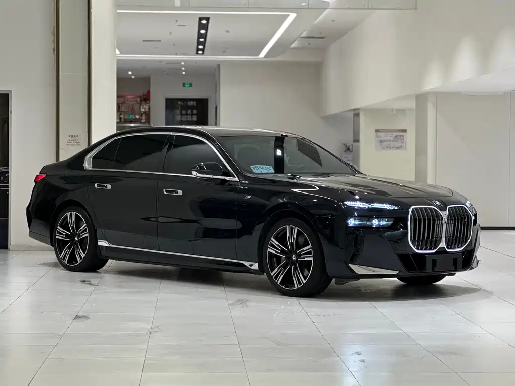 BMW i7 — миниатюра 3