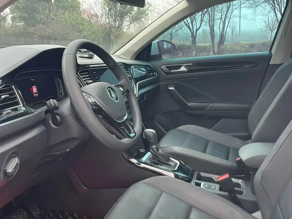 VOLKSWAGEN T ROC EXPLORING SONGS