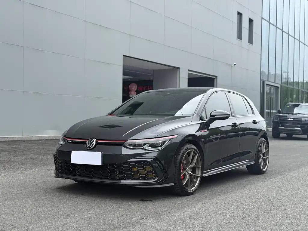 Купить Volkswagen Golf GTI
