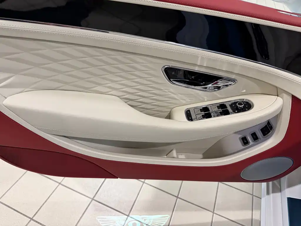 Bentley Continental PHEV — миниатюра 9