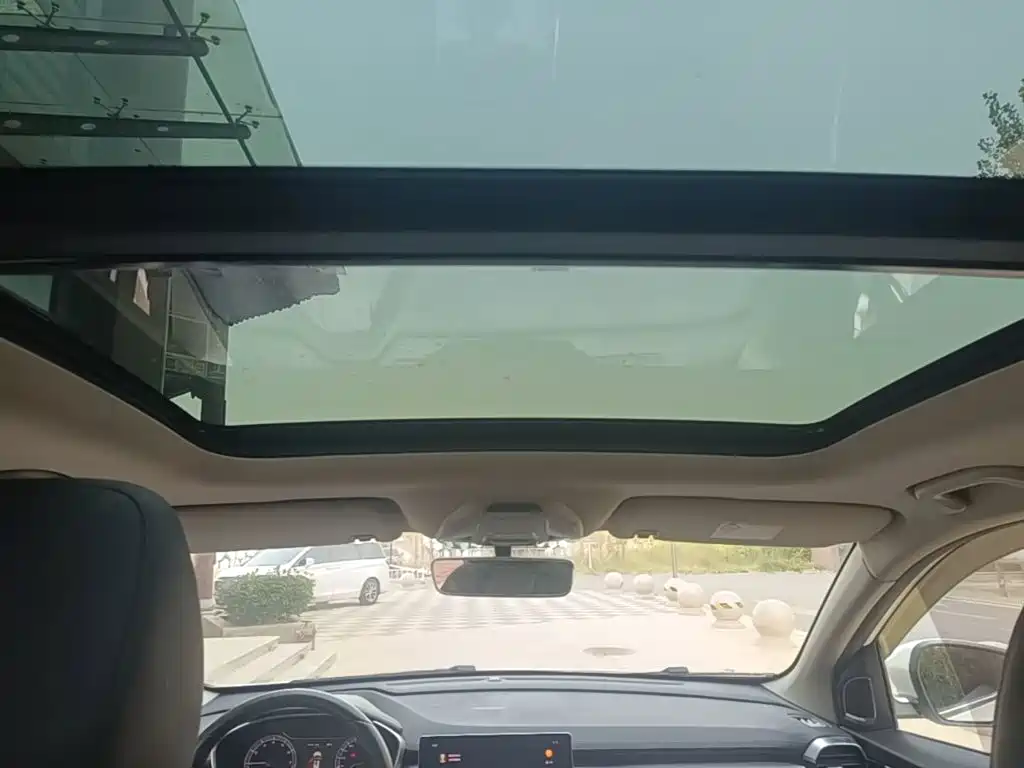 Geely Binyue — миниатюра 18