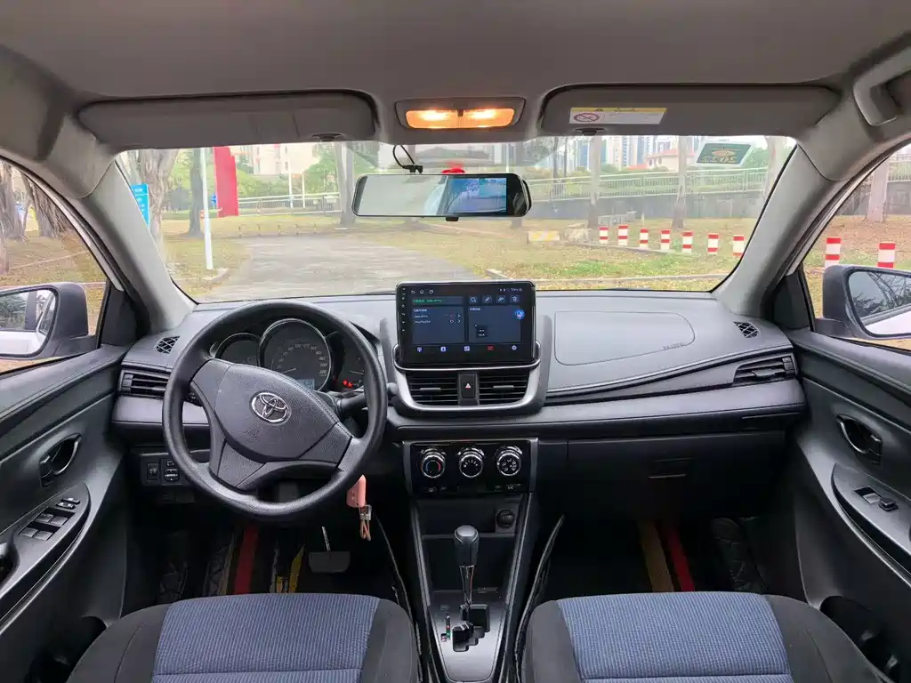 Toyota Yaris L — миниатюра 8