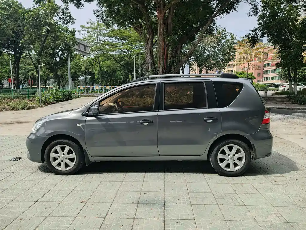 Nissan Livina — миниатюра 4