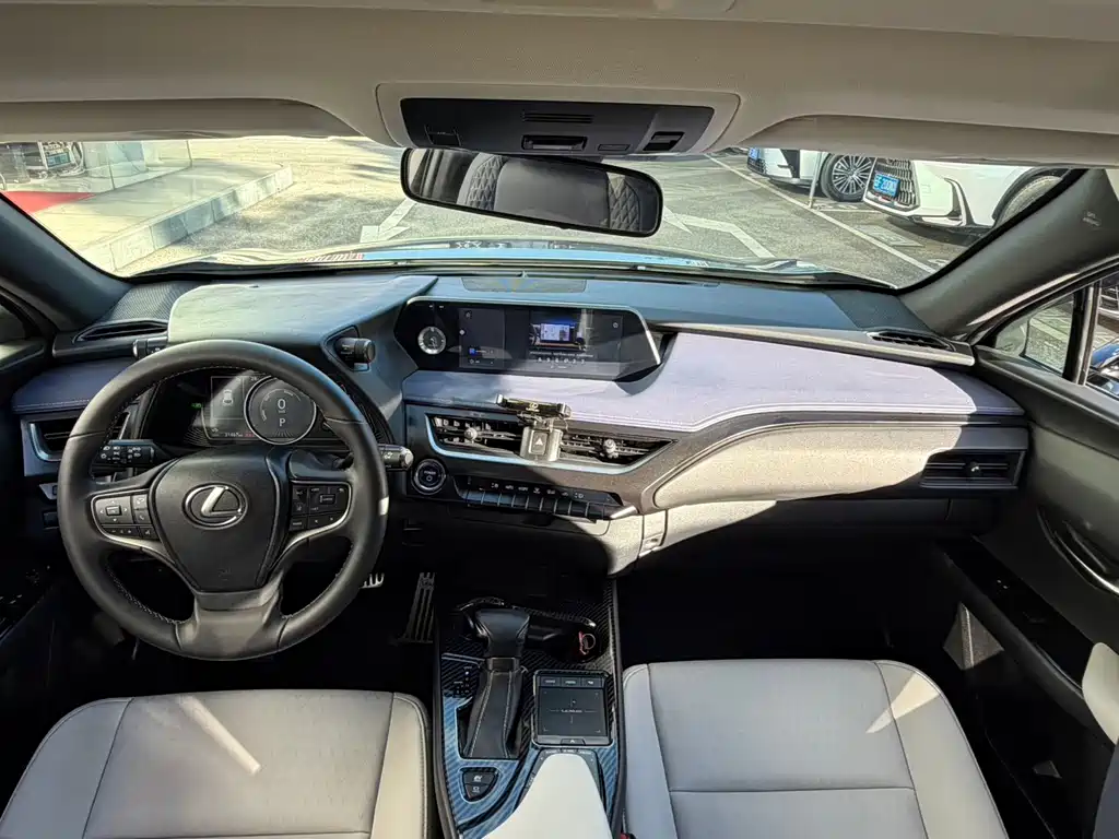 Lexus UX — миниатюра 8