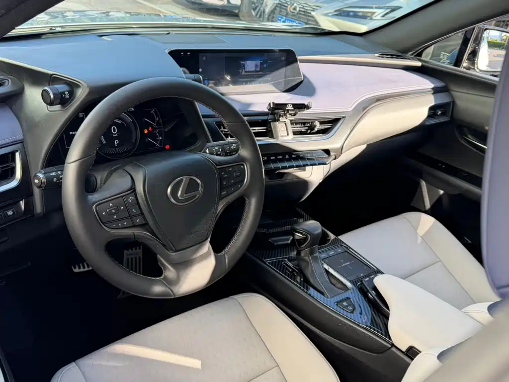 Lexus UX — миниатюра 14