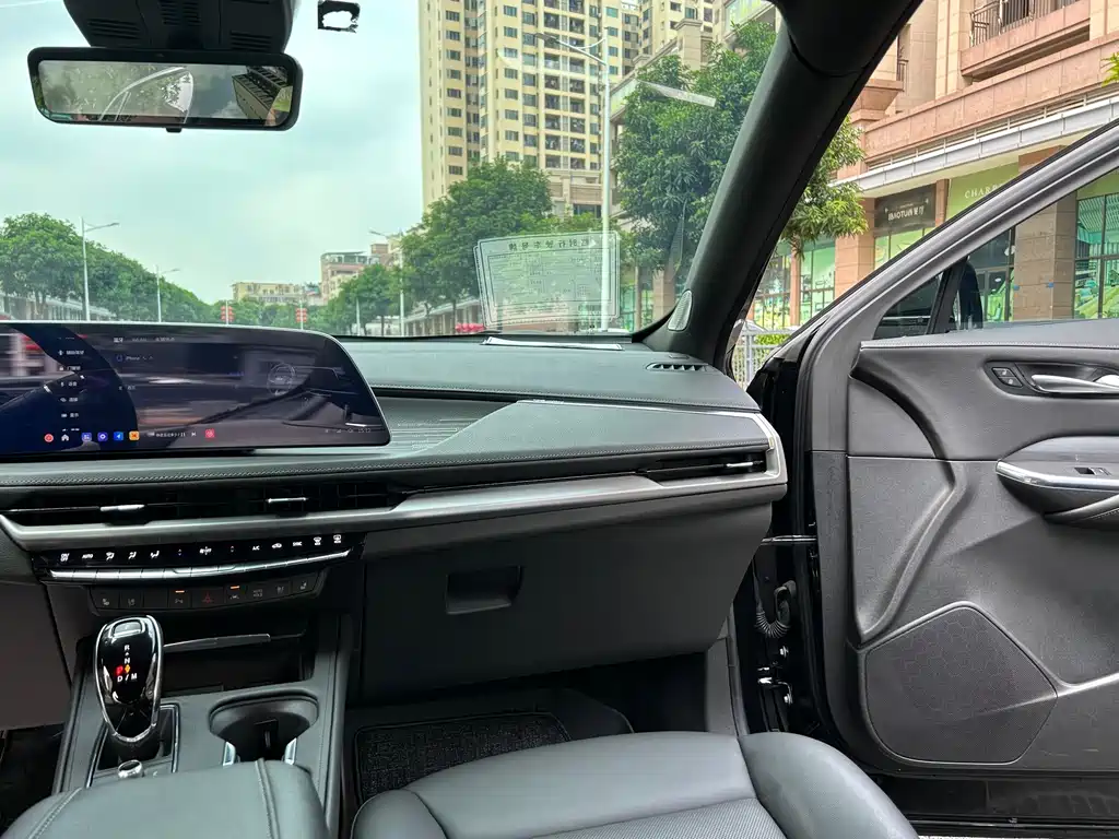 Cadillac XT4 — миниатюра 9