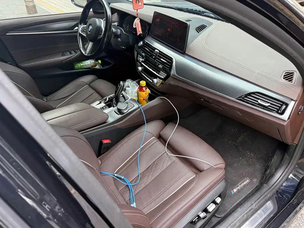 BMW 5 Series New Energy — миниатюра 10