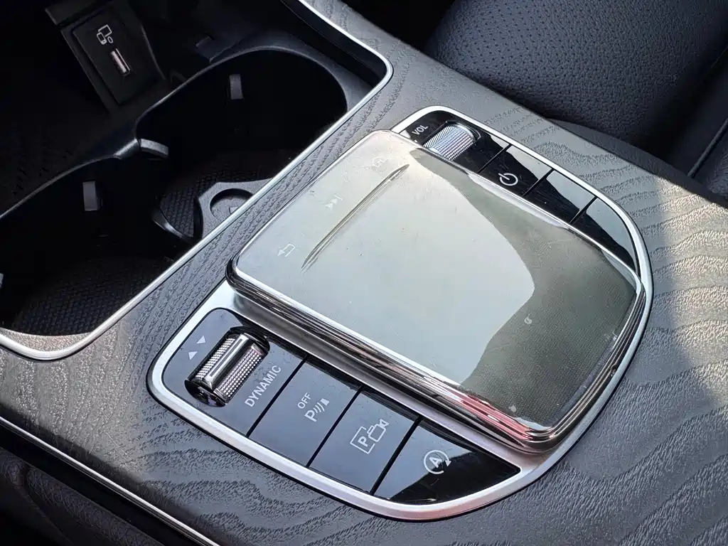 Mercedes-Benz C-Class — миниатюра 10