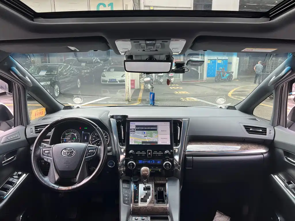 Toyota Vellfire — миниатюра 14