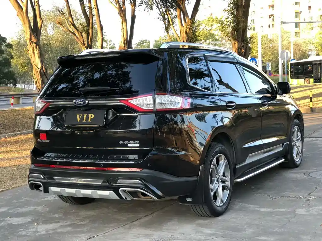 Ford Edge — миниатюра 6
