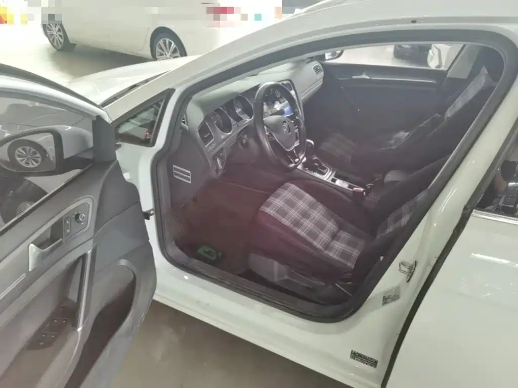 Volkswagen Golf — миниатюра 16
