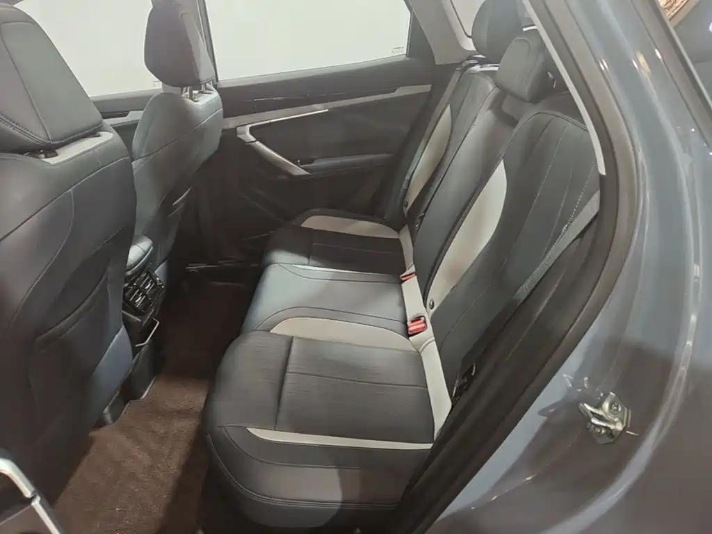 Geely Boyue L — миниатюра 17