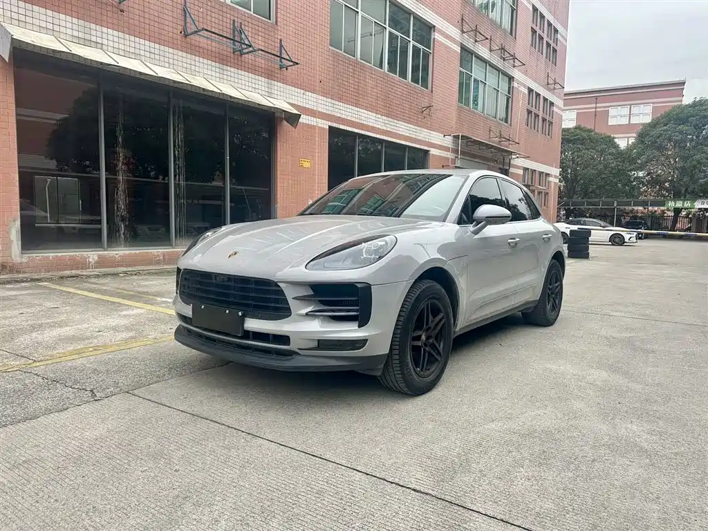 Porsche Macan 2021