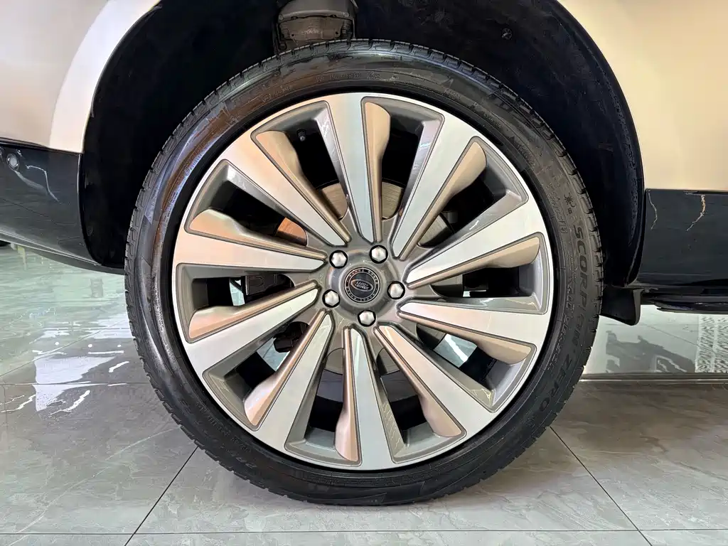 Land Rover Range Rover — миниатюра 11