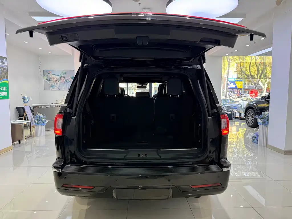 Lincoln Navigator — миниатюра 27