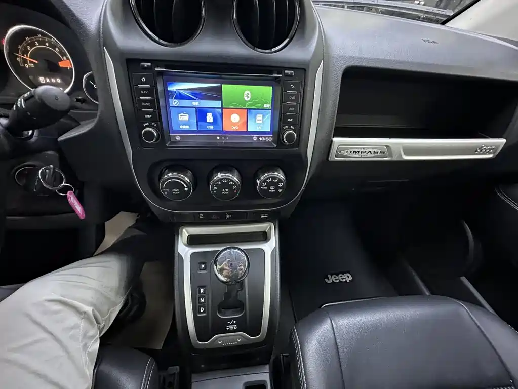 Jeep Compass (Import) — миниатюра 14