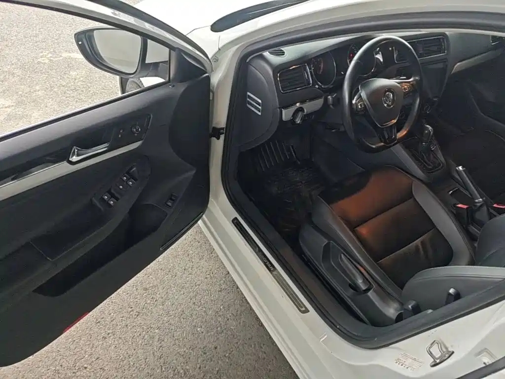 Volkswagen Sagitar — миниатюра 16