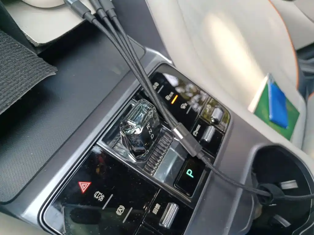 BYD PLUS New Energy — миниатюра 7