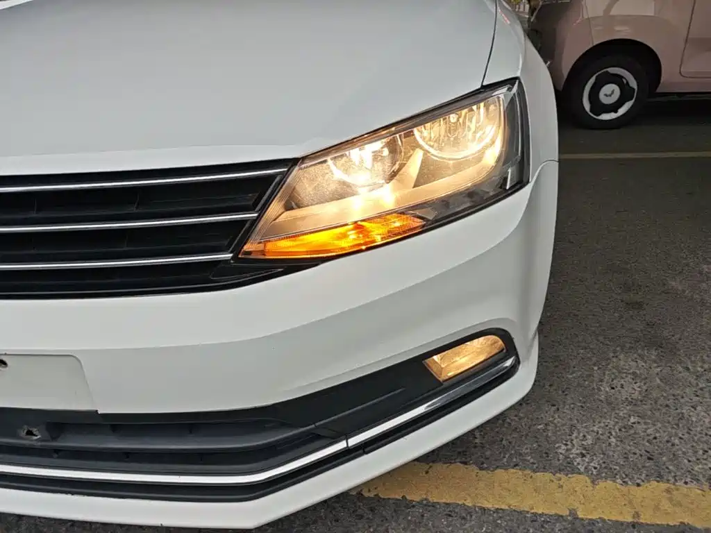 Volkswagen Sagitar — миниатюра 24