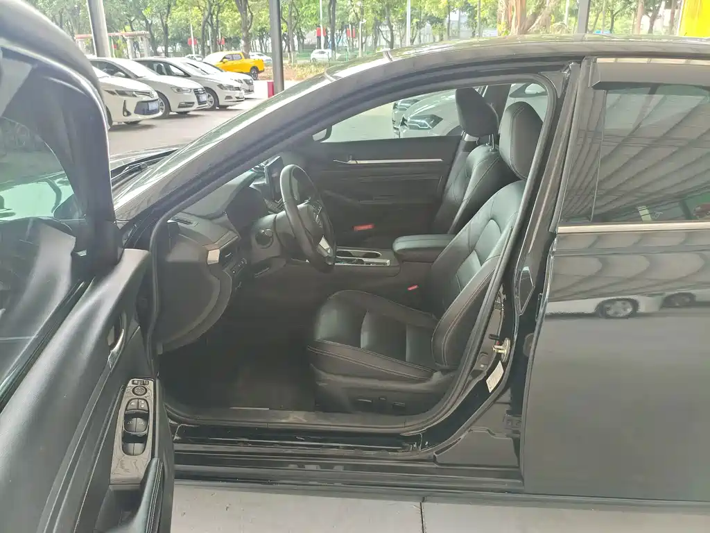 Nissan Teana — миниатюра 12