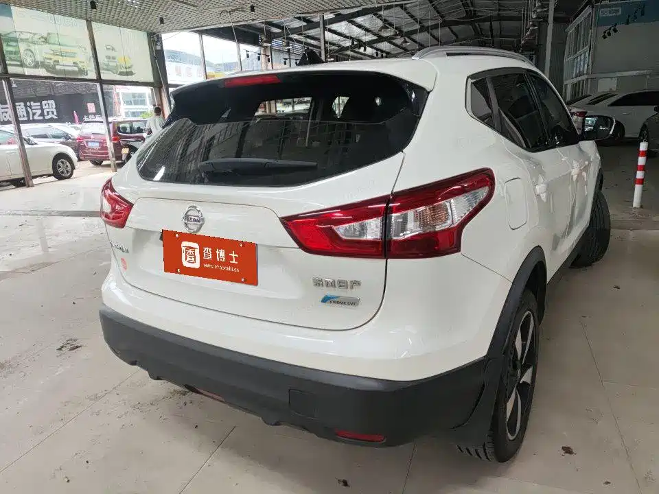 Nissan Qashqai — миниатюра 7