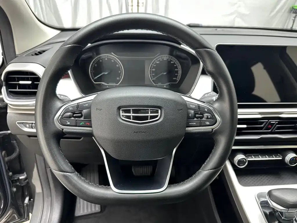 Geely Binyue — миниатюра 7