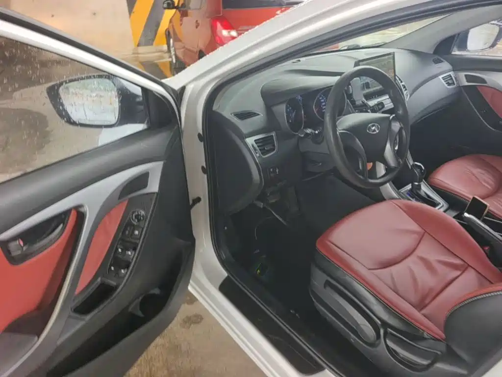 Hyundai Elantra Langdong — миниатюра 16