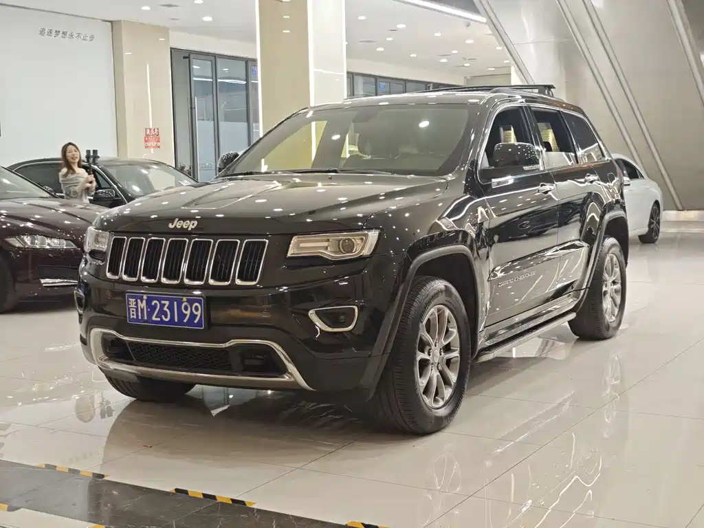 Jeep Grand Cherokee (Import) 2015