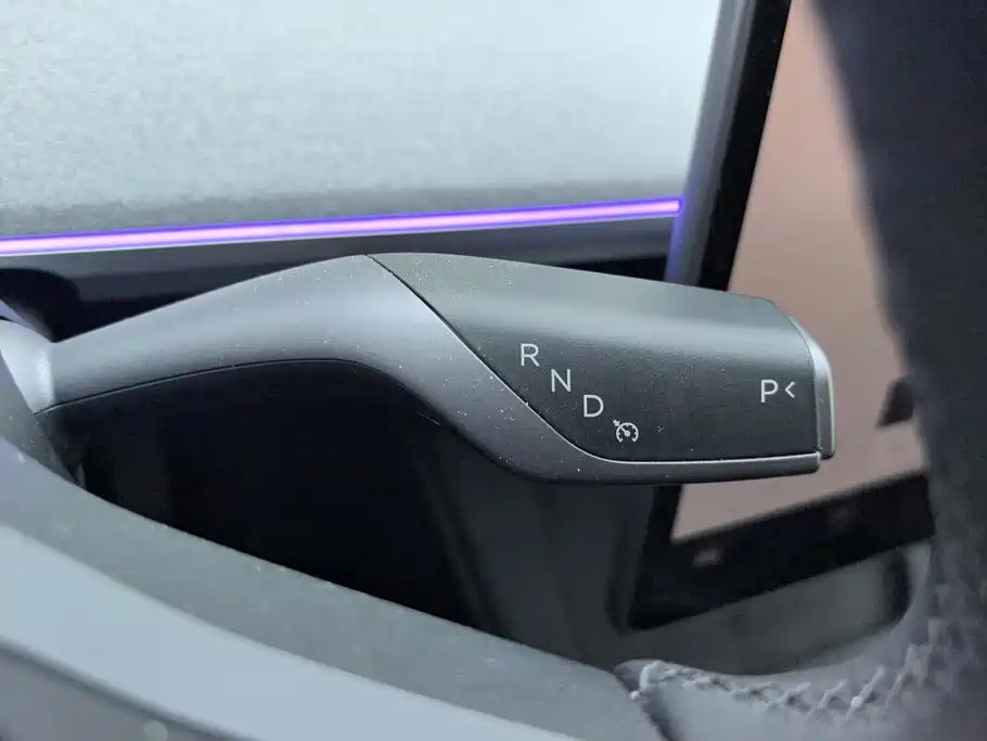 Tesla Model Y — миниатюра 16