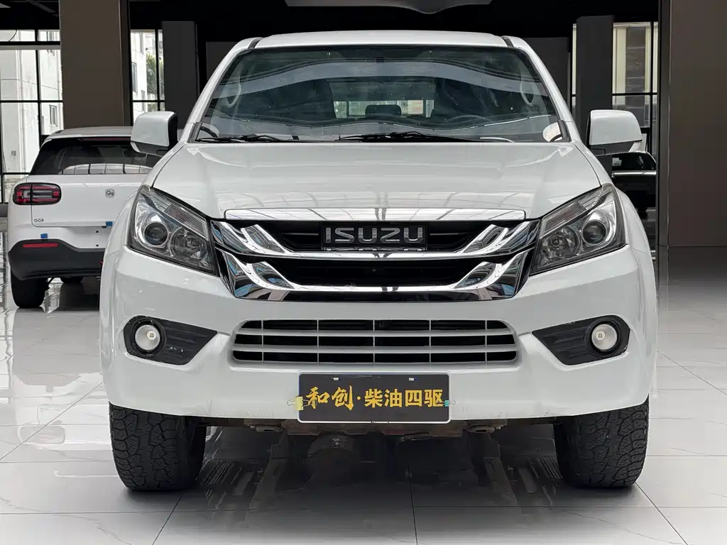 Isuzu MU-X — миниатюра 2