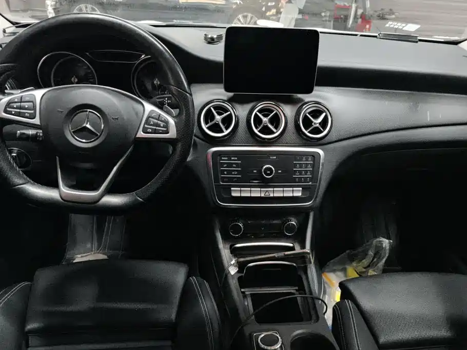 Mercedes-Benz GLA — миниатюра 12