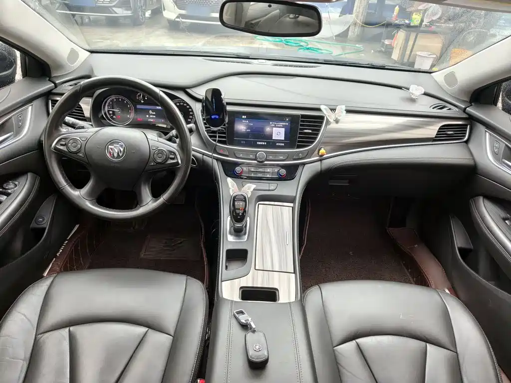 Buick LaCrosse — миниатюра 10