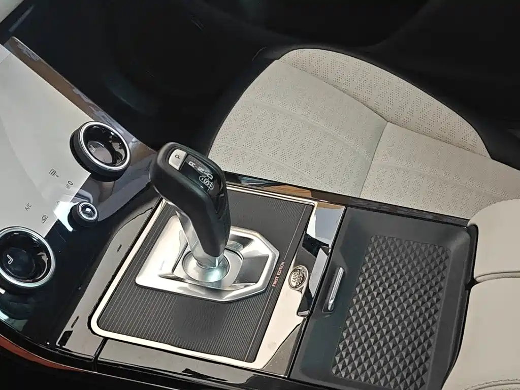 LAND ROVER RANGE ROVER AURORA