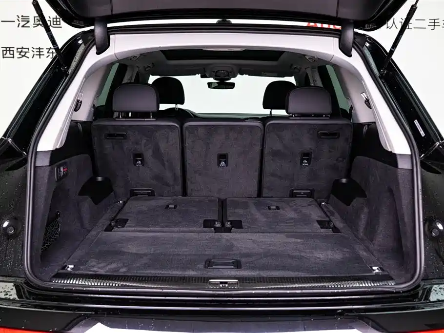 Audi Q7 2023 45 TFSI quattro S line Sport
