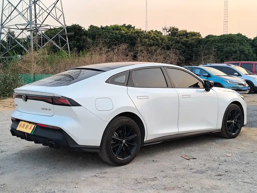 CHANGAN UNI V SMART IDD