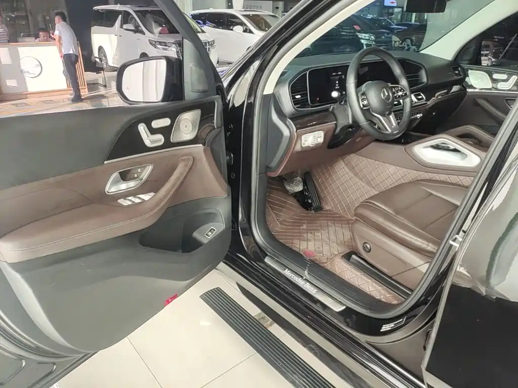 Mercedes-Benz GLE (Import) — миниатюра 16