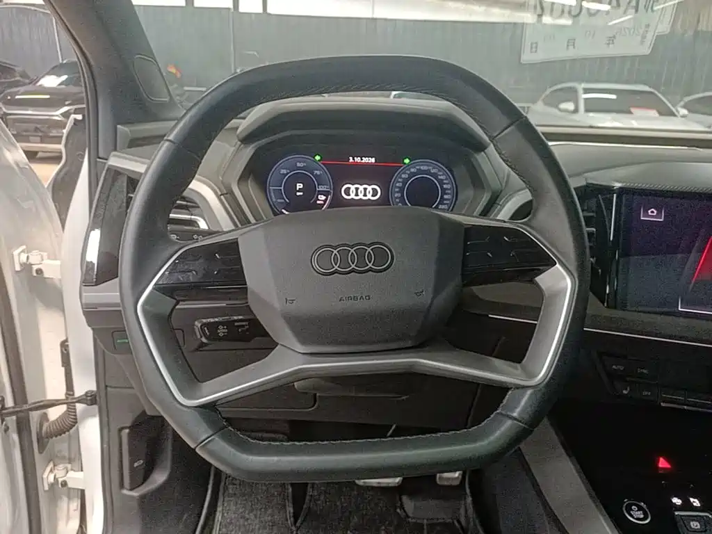 Audi Q5 e-tron — миниатюра 11