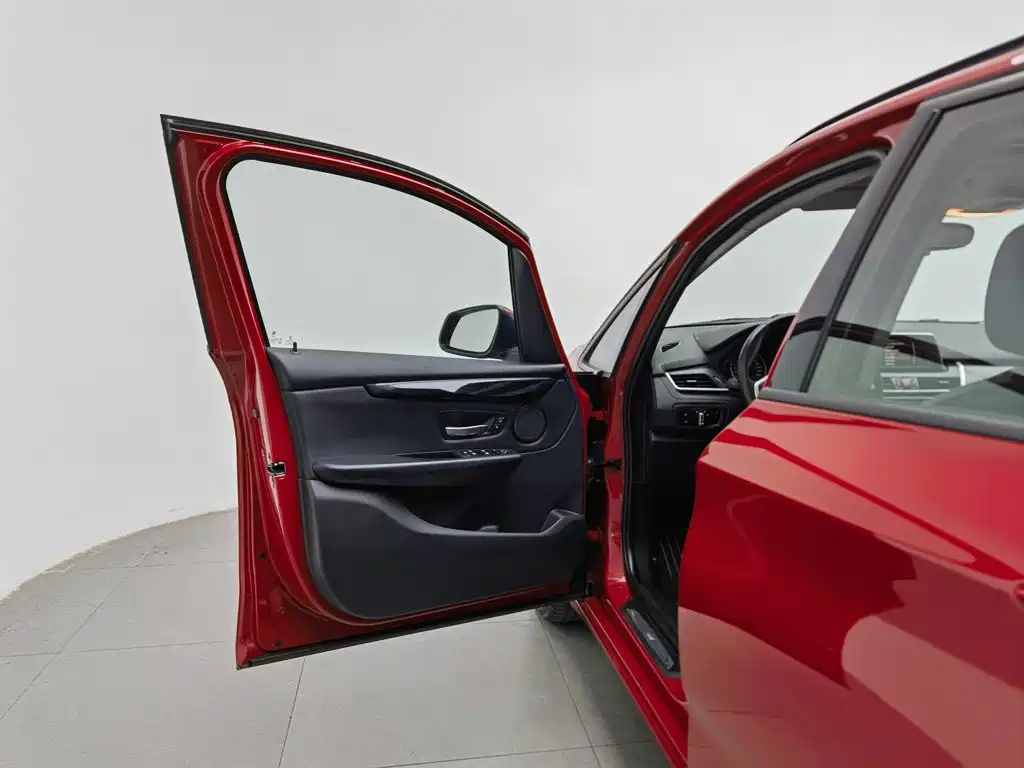 BMW 2 Series Active Tourer — миниатюра 8