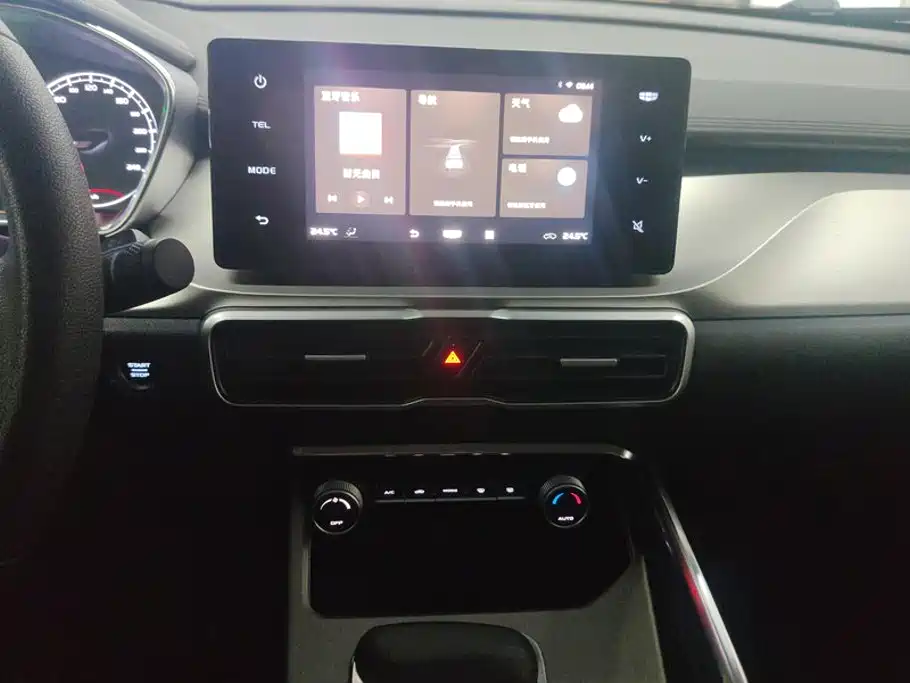 Geely Binyue — миниатюра 13