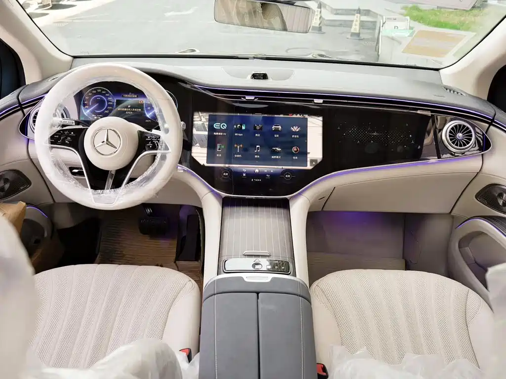 Mercedes-Benz EQS SUV — миниатюра 13