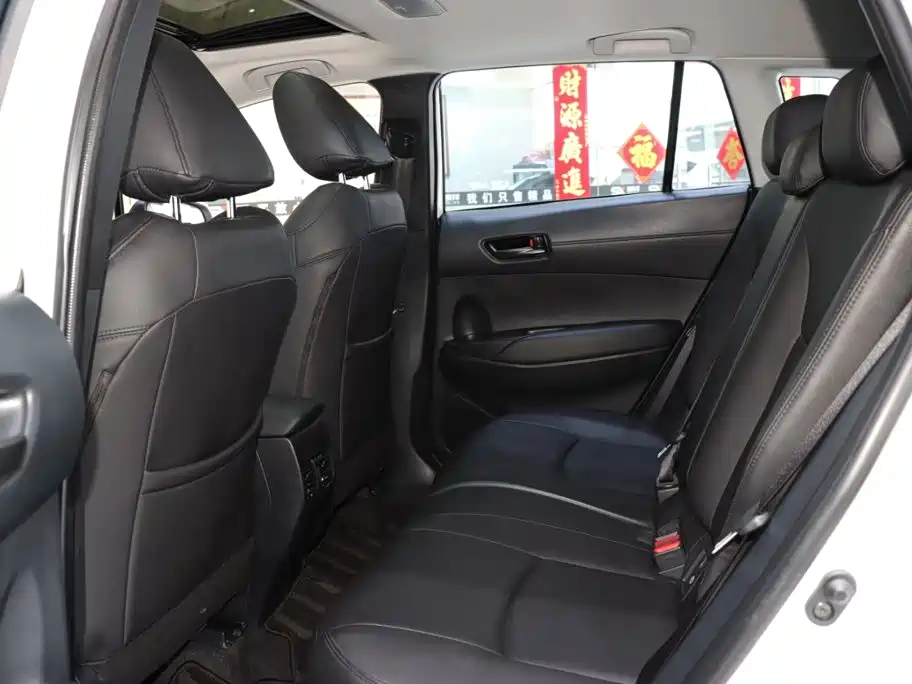 Toyota Corolla Cross — миниатюра 11