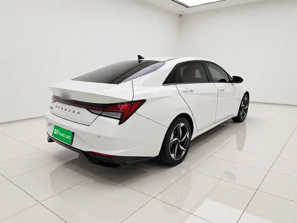 Hyundai Elantra — миниатюра 6