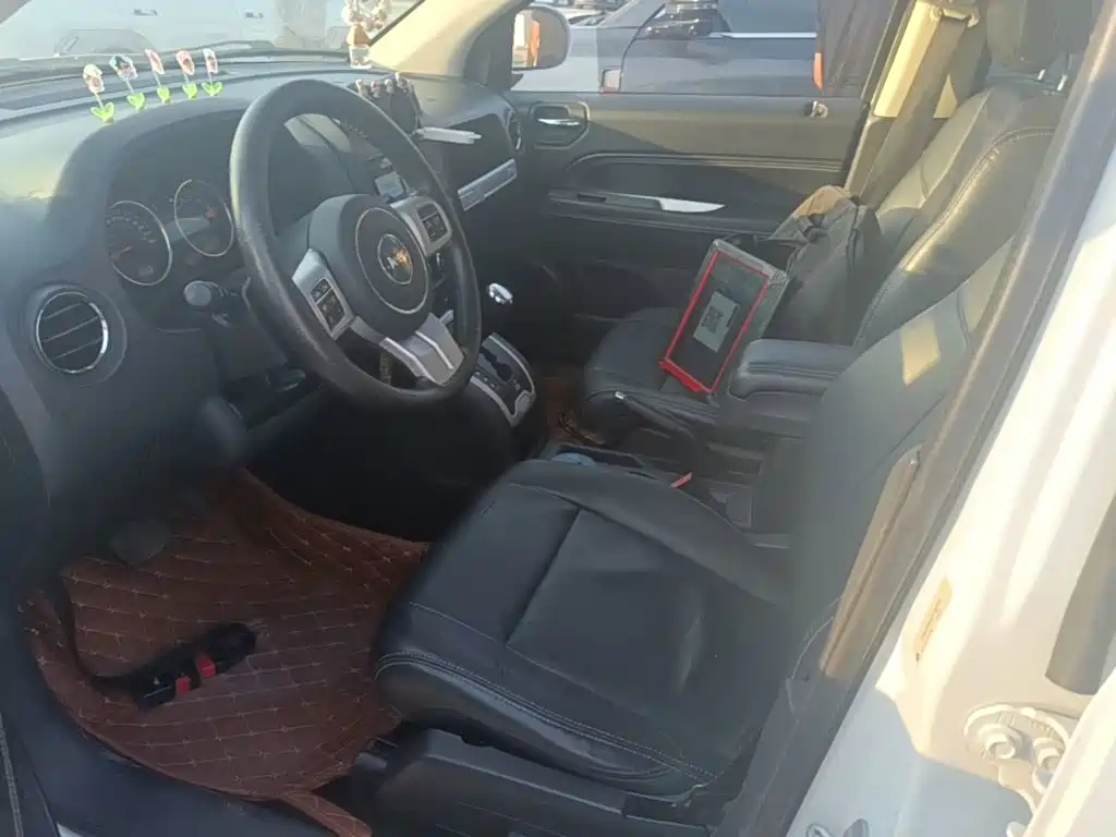 Jeep Compass (Import) — миниатюра 15