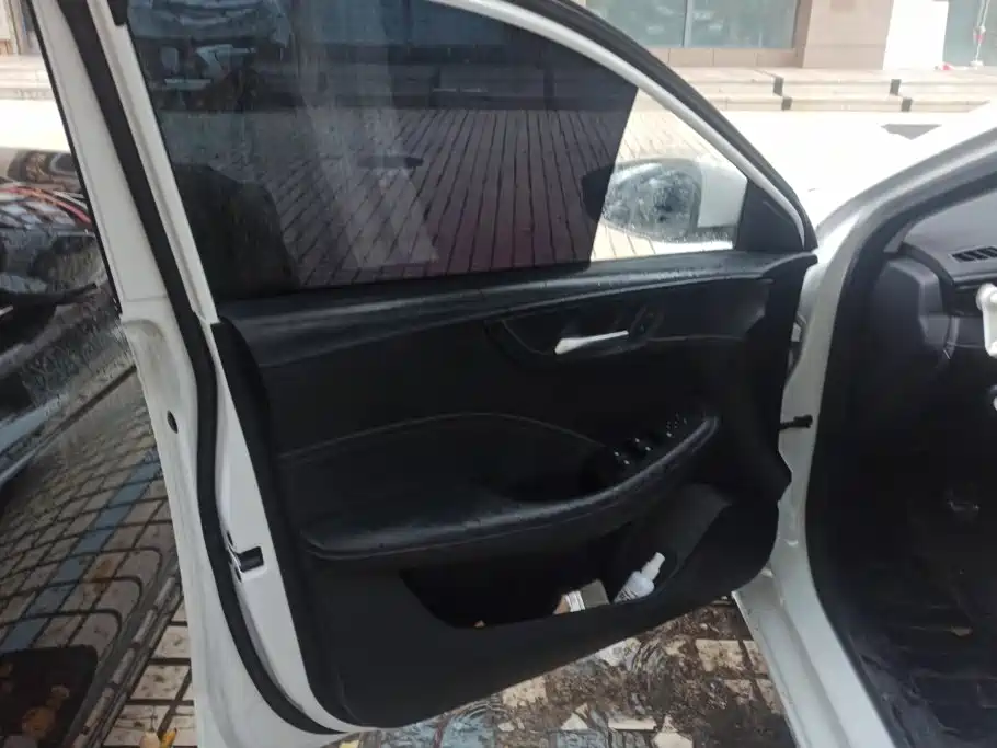 Roewe i5 — миниатюра 7