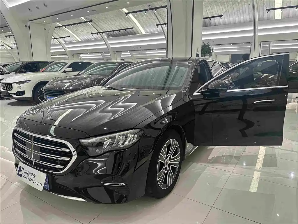 Mercedes-Benz E-Class — миниатюра 5