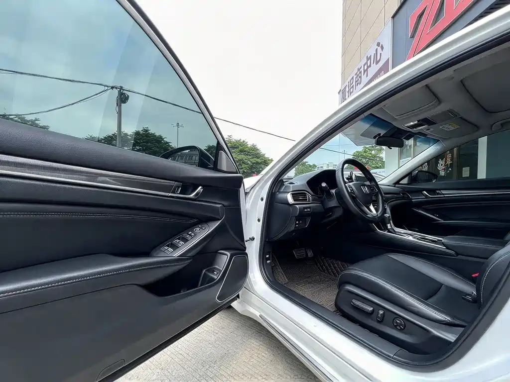 Honda Accord — миниатюра 8