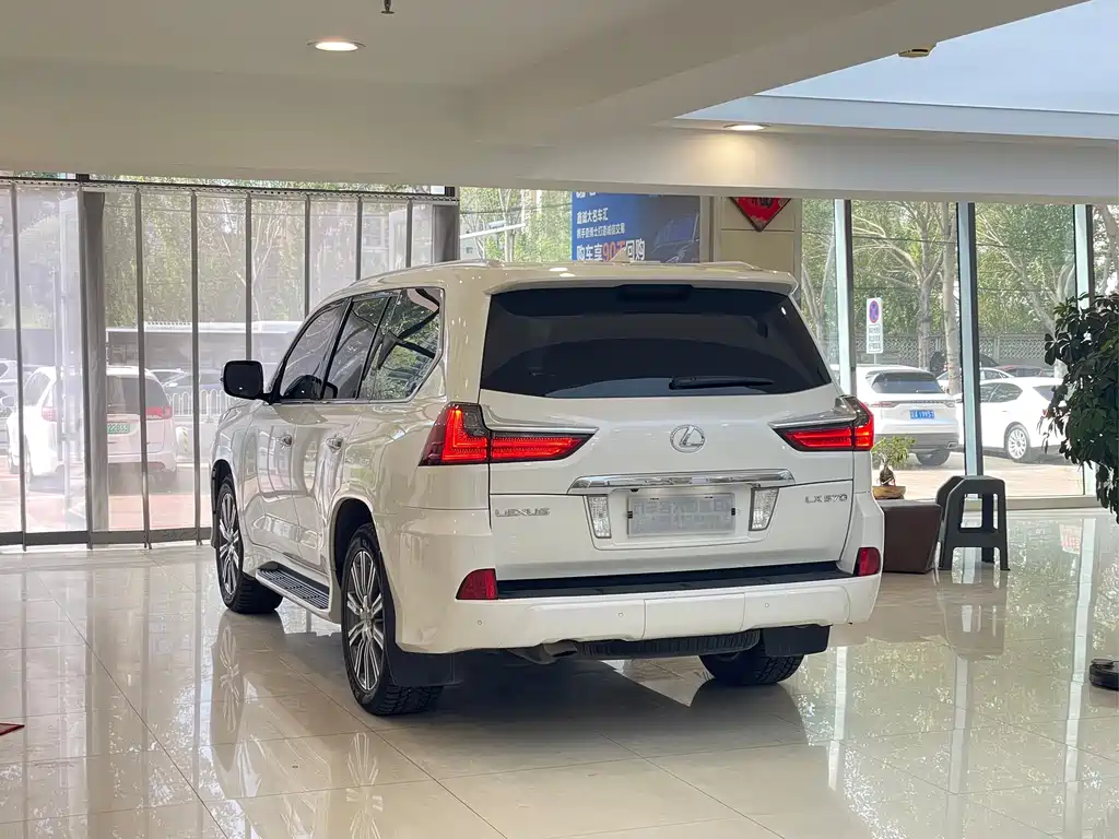 LEXUS  LX