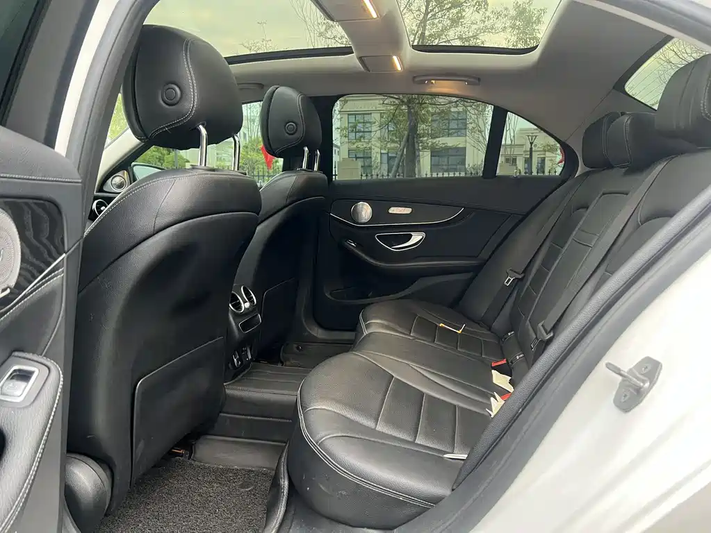 Mercedes-Benz C-Class — миниатюра 5