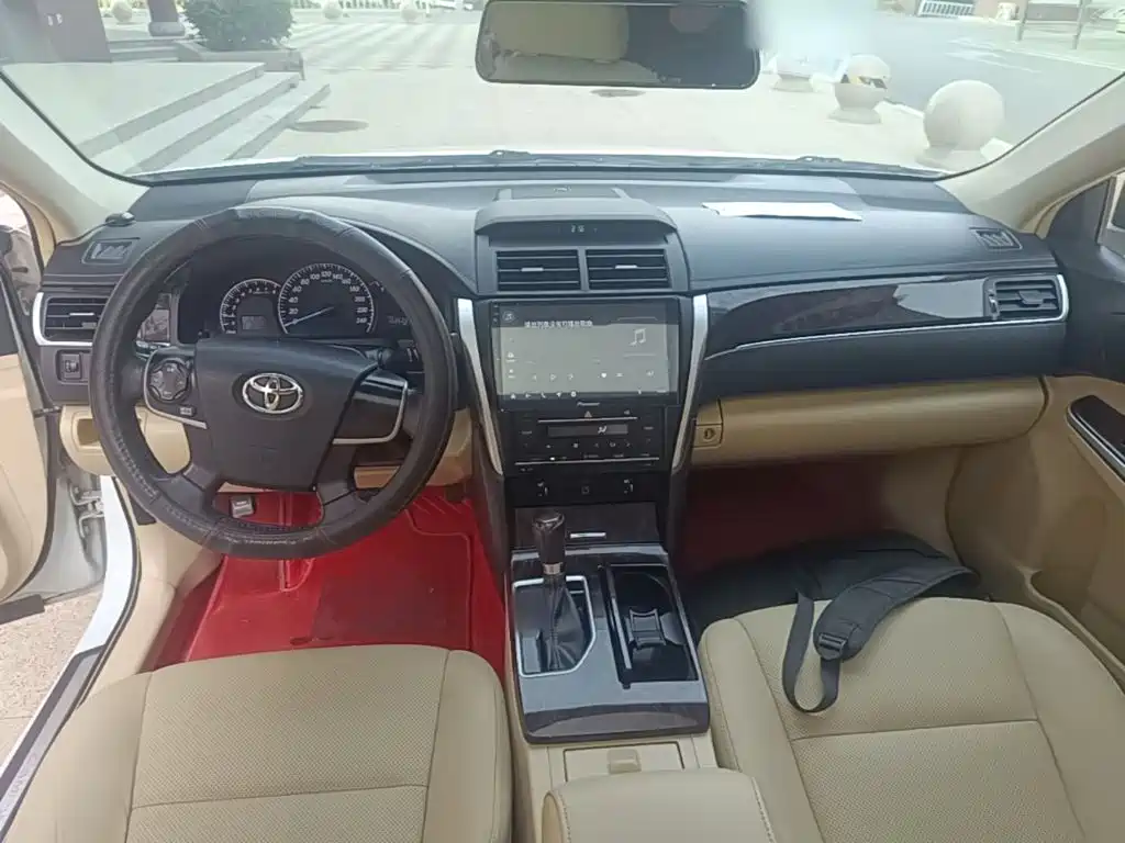 Toyota Camry — миниатюра 10