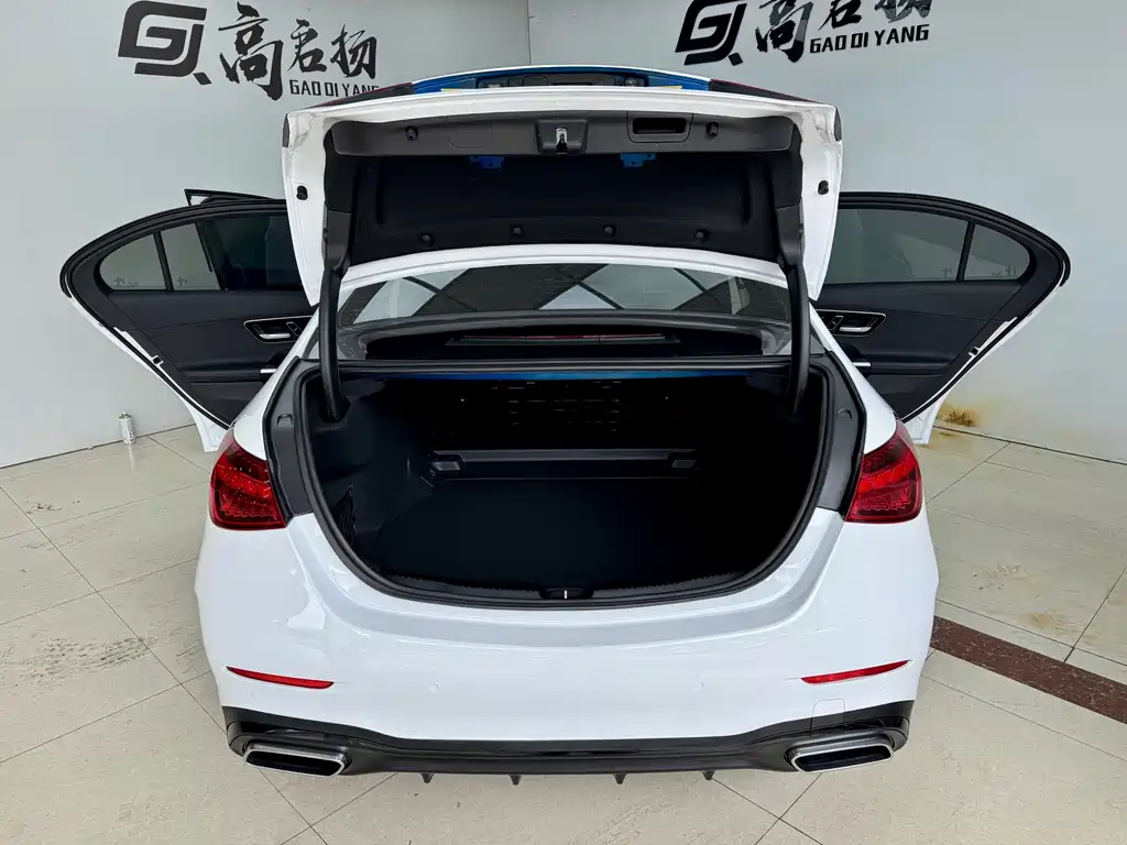 Mercedes-Benz C-Class — миниатюра 21